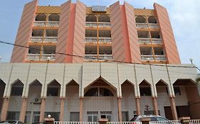 Felydac Hotel Yaoundé Exterior photo