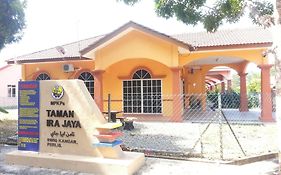 Homestay Ira Jaya - 4 Unit Rumah Kangar Exterior photo