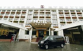 Bukovyna Hotel Chernivtsi Exterior photo