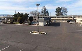 Econo Lodge Inn & Suites Central Medford Exterior photo