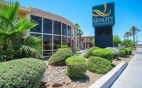 Quality Inn & Suites Phoenix Nw - Sun City Youngtown Exterior photo