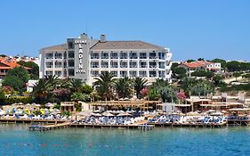 Cesme Ladin Hotel Exterior photo