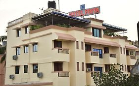 Hotel Priya Bhubaneswar Exterior photo