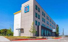 Studio 6 Austin Airport Hotel Exterior photo