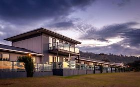 Beachfront Bicheno Motel Exterior photo