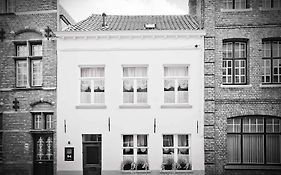 Guesthouse Groeninghe In The Centre Of Bruges Exterior photo