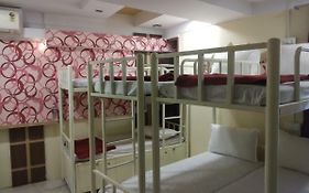 Bandra Dormitory Hostel Mumbai Exterior photo