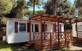 Victoria Mobilehome In Camping Mare E Pineta Lido di Spina Exterior photo