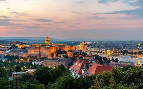 Apartment On Gellert Hill Downtown With Free Garage & Castle View Budapest Exterior photo