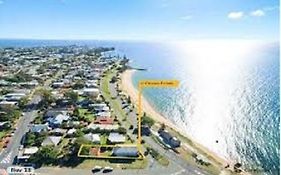 Beachside Queenslander Scarborough Exterior photo