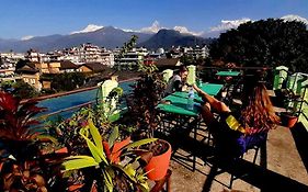 Kiwi Backpackers Hostel Pokhara Exterior photo