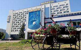 Planeta Hotel Minsk Exterior photo