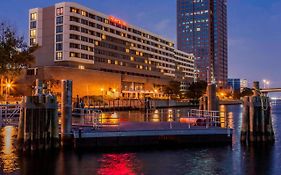 Sheraton Norfolk Waterside Hotel Exterior photo