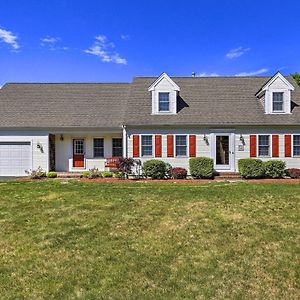 Cape Cod Home With Game Room - 3 Mi From Mayflower! Dennis Exterior photo