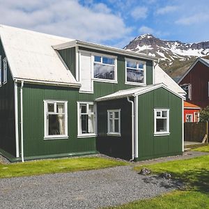 Hotel Aldan - The Old School Apartment Seythisfjorthur Exterior photo