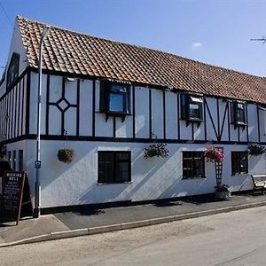 The Wishing Well Inn Bourne Exterior photo