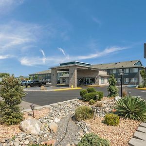 Red Lion Inn & Suites Kennewick Tri-Cities Exterior photo