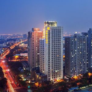 Regal Jinfeng Hotel Shanghai Exterior photo