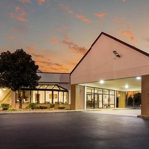 Red Roof Inn Clarksville Exterior photo