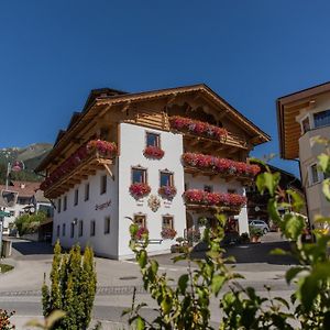 Bruggerhof Hotel Fulpmes Exterior photo