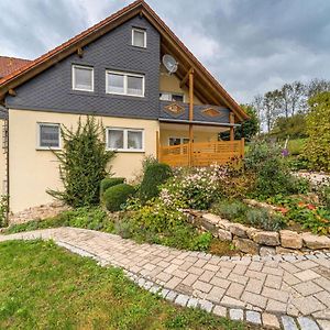 Spacious Apartment With Barbecue Marktrodach Exterior photo