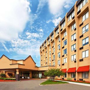 Baymont By Wyndham Meriden Hotel Exterior photo