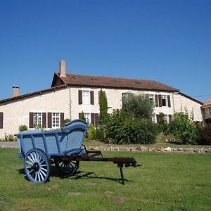 Le Logis Des Quatre Puits Bed & Breakfast Neuvicq-Montguyon Exterior photo