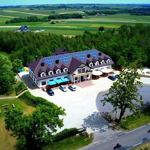 Pensjonat Cyrkon Hotel Iwaniska Exterior photo