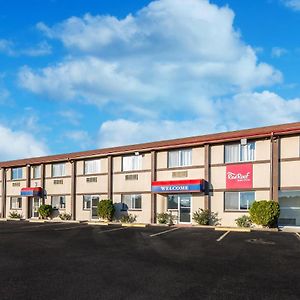 Red Roof Inn & Suites Wapakoneta Exterior photo