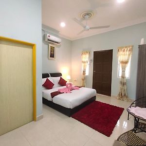 Ku'S Roomstay Pantai Cenang  Exterior photo