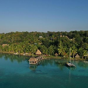 Cayuco Maya Hotel Bacalar Exterior photo