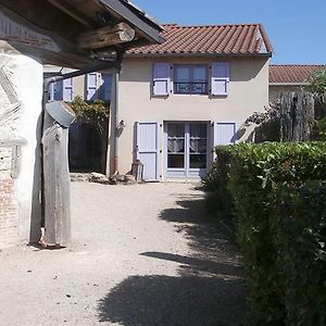 Gite Du Roy D'Amont Hotel Lagnieu Exterior photo