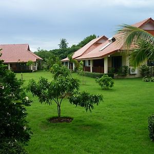 Dhc Chiang Mai Resort Exterior photo