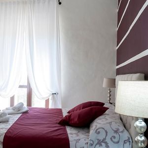 Le Finestre Sulla Piazza Bed & Breakfast Boiano Exterior photo