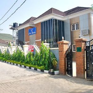 Room In Lodge - Lois Hotel Abuja Jabi Exterior photo