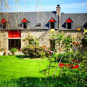 Auberge De La Chesnaie Hotel Pleudihen-sur-Rance Exterior photo