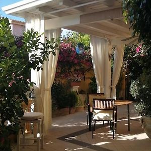 Domos Le Due Tuie Bed & Breakfast Piscinas Exterior photo