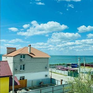 Гостевой Дом "Seashore" Hotel Berdiansk Exterior photo