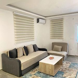 Studio Apartman Holiday Apartment Tivat Exterior photo