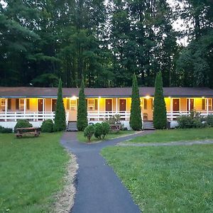 Adirondack Oasis Motel Lake George Exterior photo