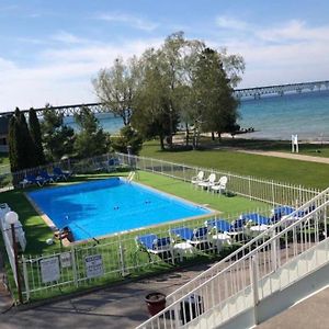 Riviera Motel Mackinaw City Exterior photo