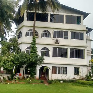 Parvati Palace Hotel Devrukh Exterior photo