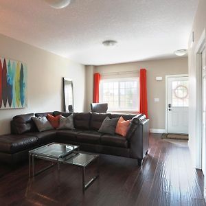 Boardwalk Homes Executive Guest Houses Kitchener Room photo