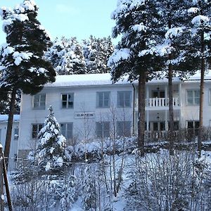 Furulund Pensjonat Ron Exterior photo