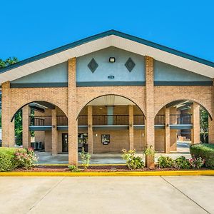 Americas Best Value Inn Stockbridge Exterior photo