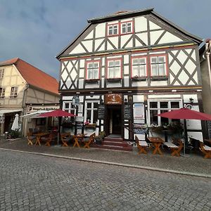 Hotel Am Rathaus Adii Tangermuende Exterior photo