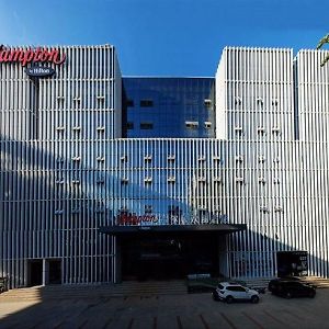 Hampton By Hilton Wuhan Hust Hotel Exterior photo