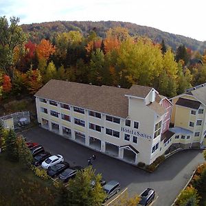 Hotel And Suites Les Laurentides Saint-Sauveur Exterior photo