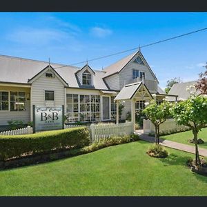 Creek Cottage Bed And Breakfast Traralgon Exterior photo