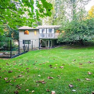 Country Living In The City. Apartment Campbell River Exterior photo